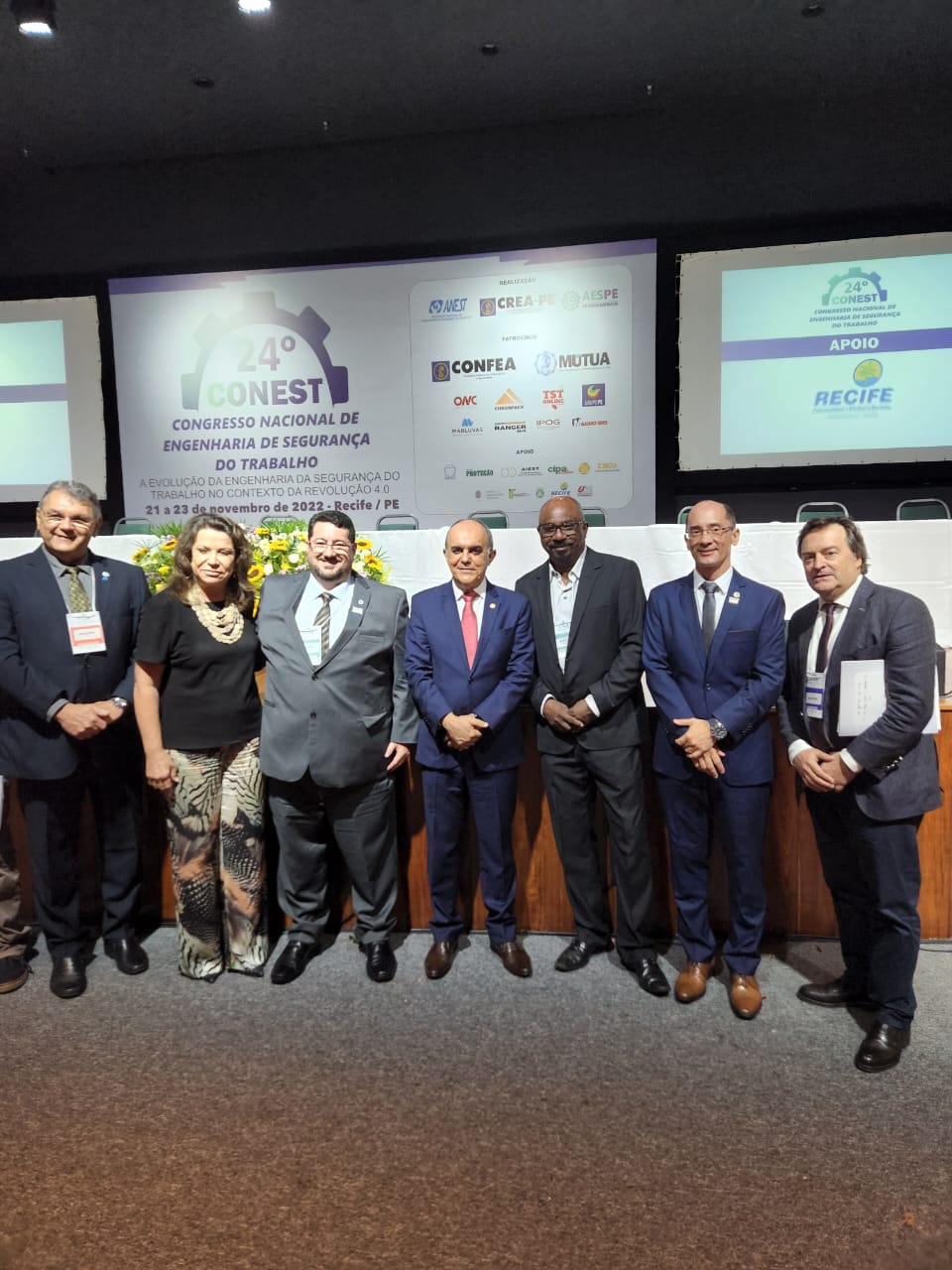 Ronaldo Borin, Coordenador da CCEEST, Presidente do Crea-DF, Fátima Có, Diretor Hilario, Ministro do TST Cláudio Brandão, Coordenador Adjunto da CCEEST, Nilton Costa, Presidente da AESPE, Audenor Marinho, Mario Velindro, Presidente do Instituto Superior de Engenharia de Coimbra.