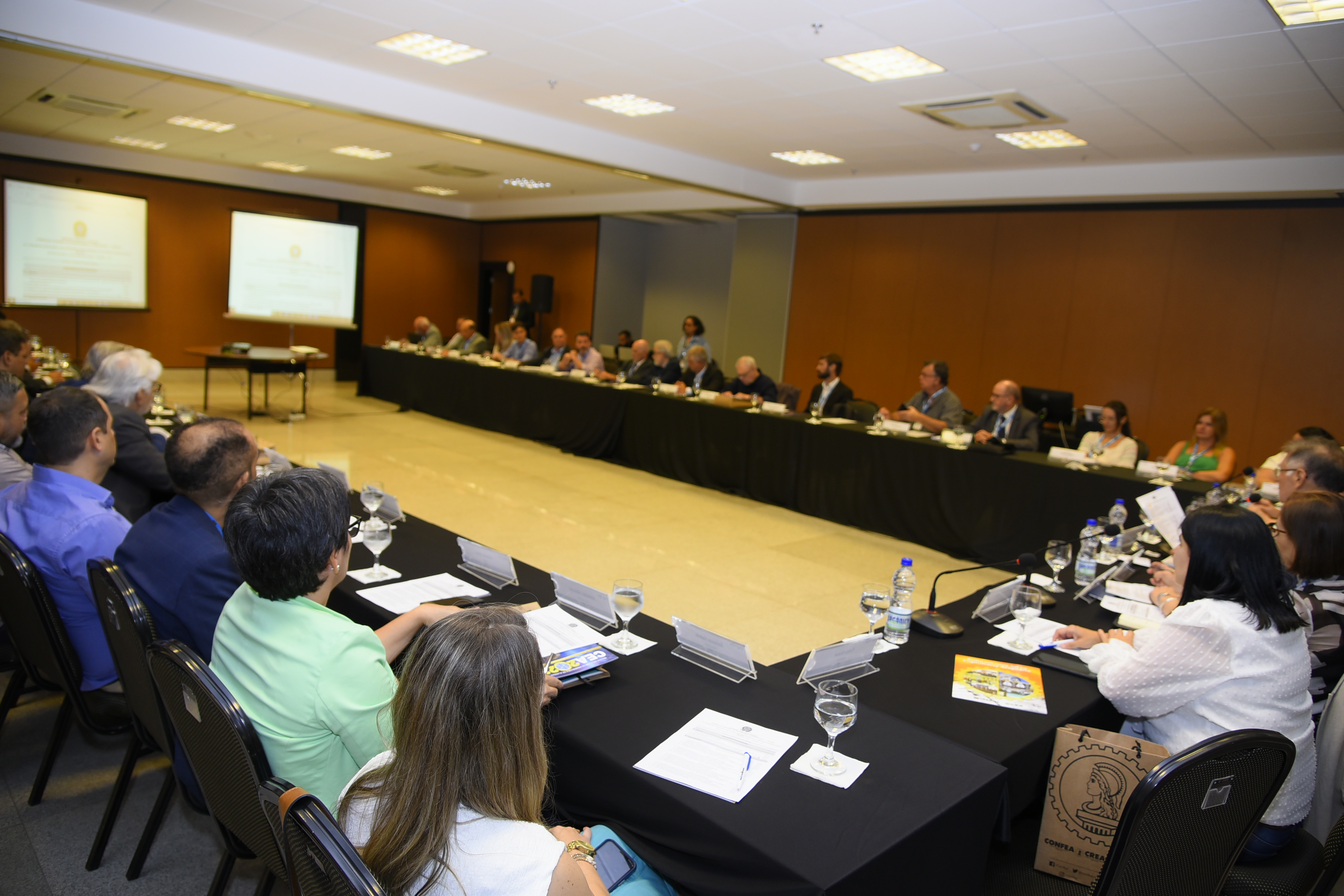 Coordenadorias de câmaras durante forúns consultivos