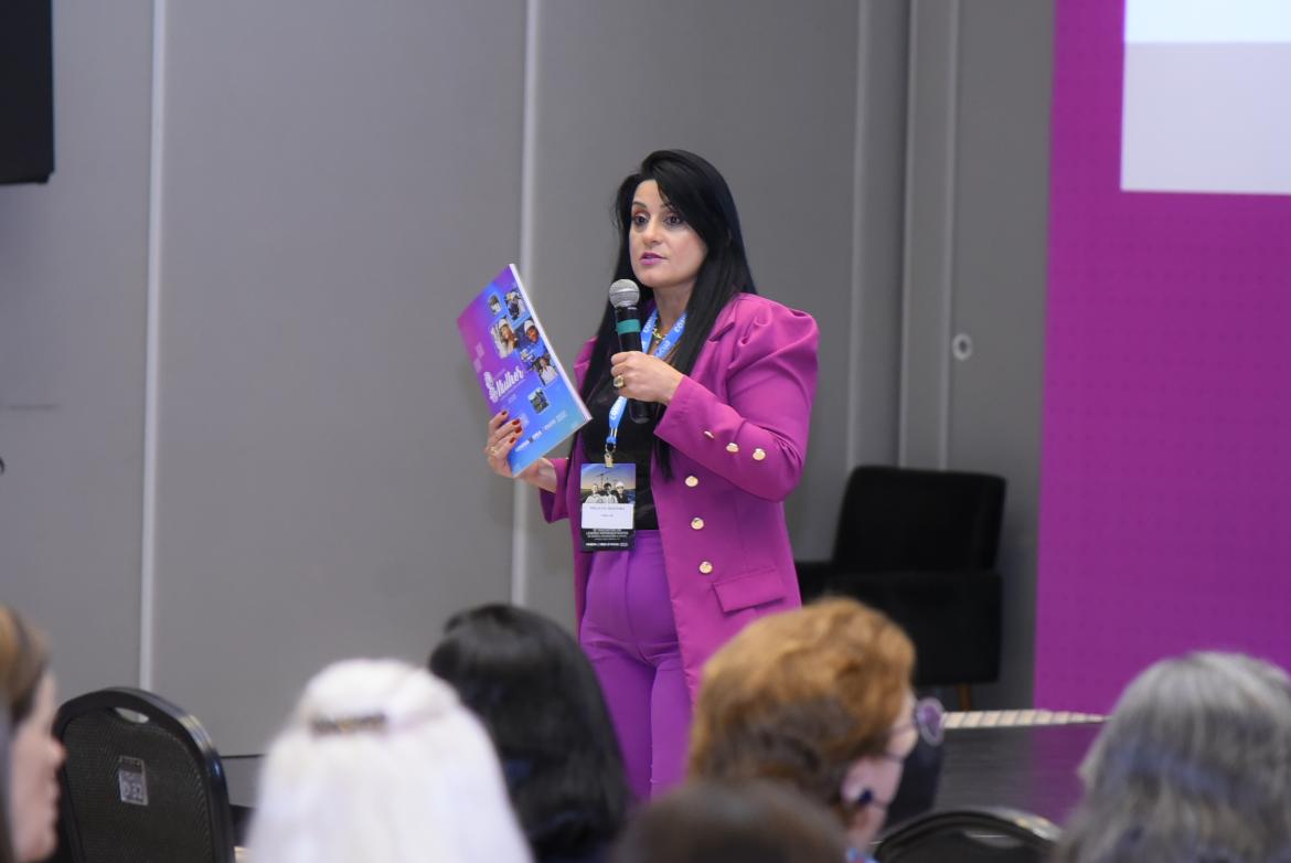 Coordenadora do Comitê Mulheres do Sudeste, eng. civ. Poliana Siqueira (Crea-SP)